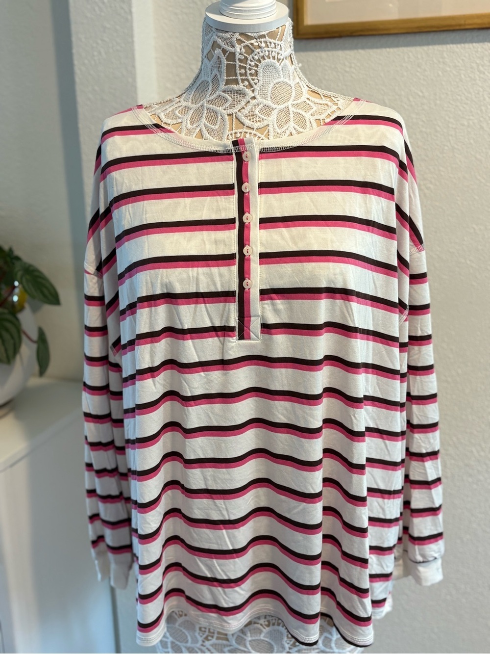 Lyrebird Striped Henley Lounge Top- size XL